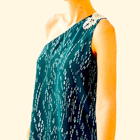 Lilly Pulitzer Tops - Lilly Pulitzer one shoulder Sienna top
